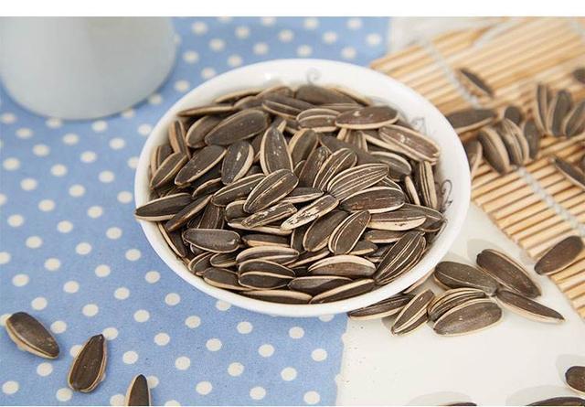 浙江食品問題不少蛋黃酥菌落總數(shù)不符合規(guī)定、瓜子食品添加劑不符合規(guī)定