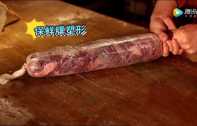 次品牛肉+膠水=合成牛排？新聞曝光“拼接肉”已是全球現(xiàn)象